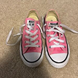 Like new converse Chuck Taylor Allstar classic pink size 12